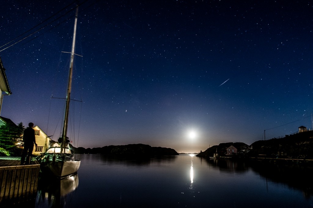 Moonrise at Røvær