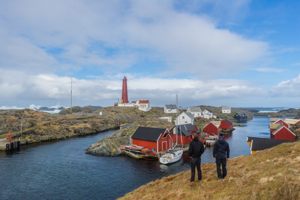 In port at Utvær